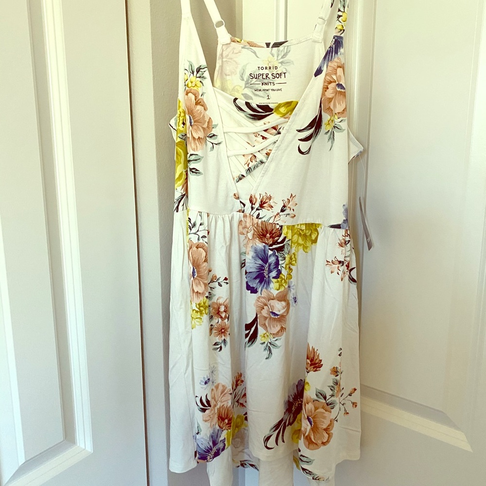 Flowy floral summer tank top